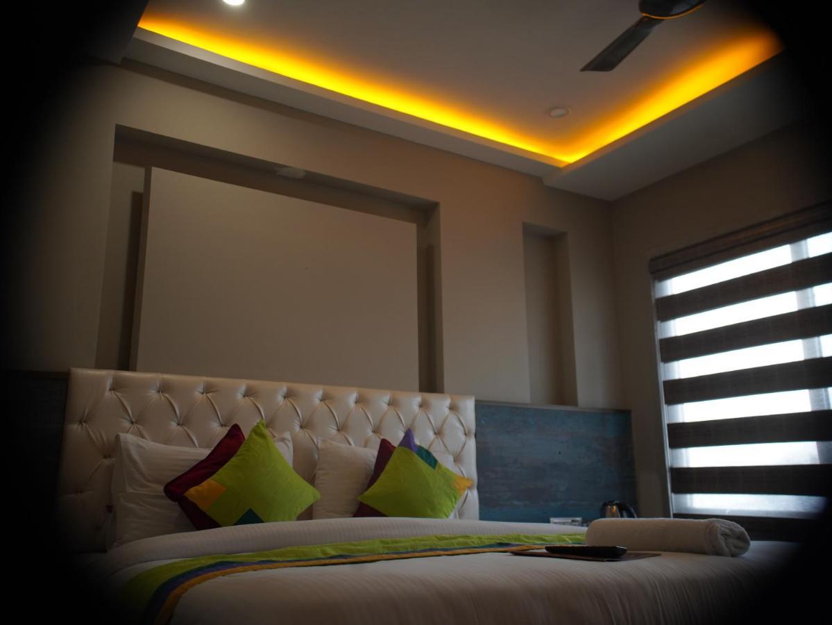 City View Luxury Near Railway Station Hotel 4*